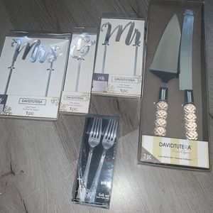 David Tutera wedding cake set brand new never taken out of packing.